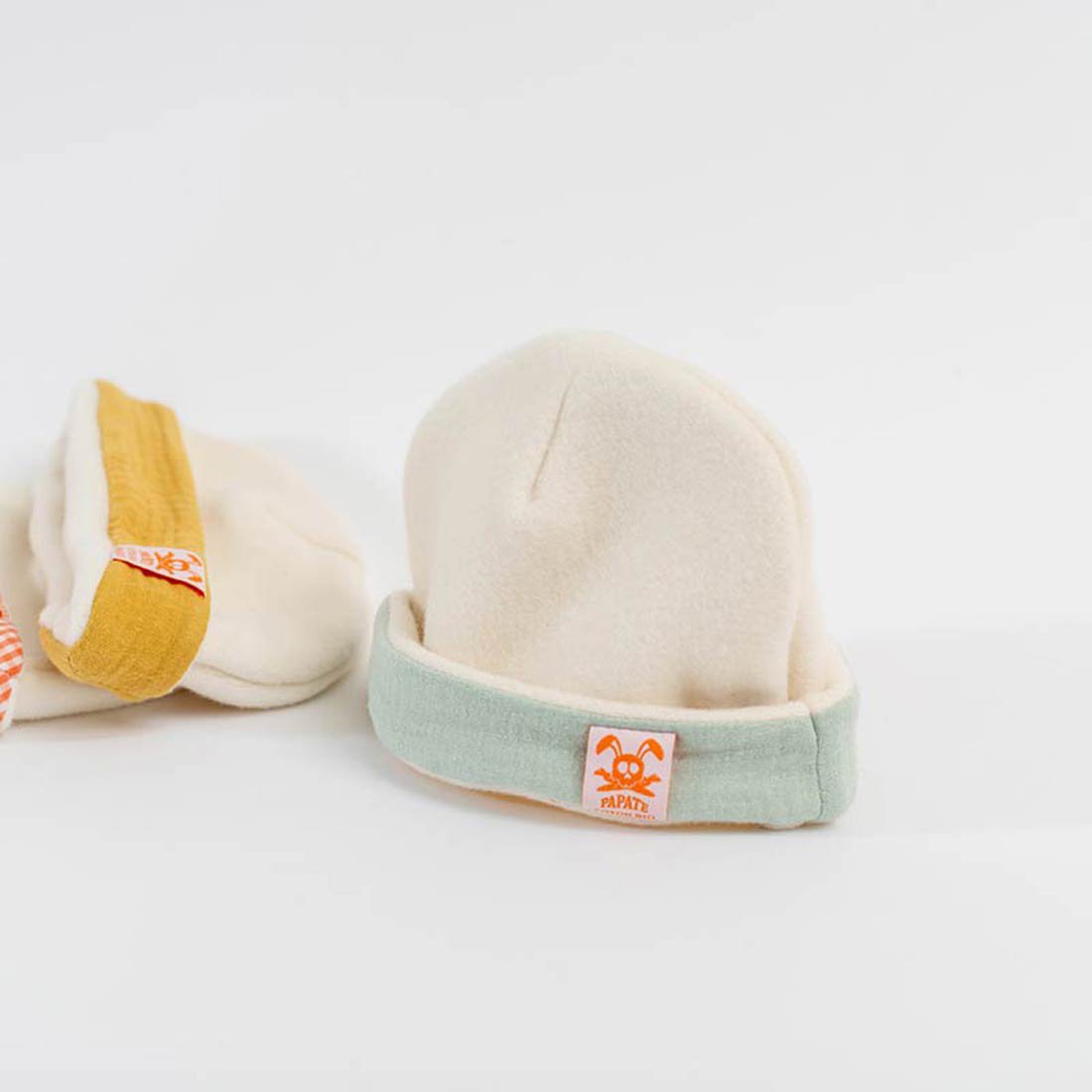 Muts newborn - wit/groen