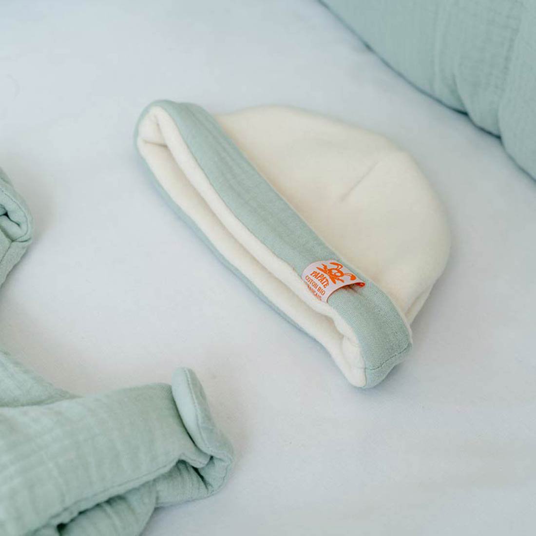 Muts newborn - wit/groen