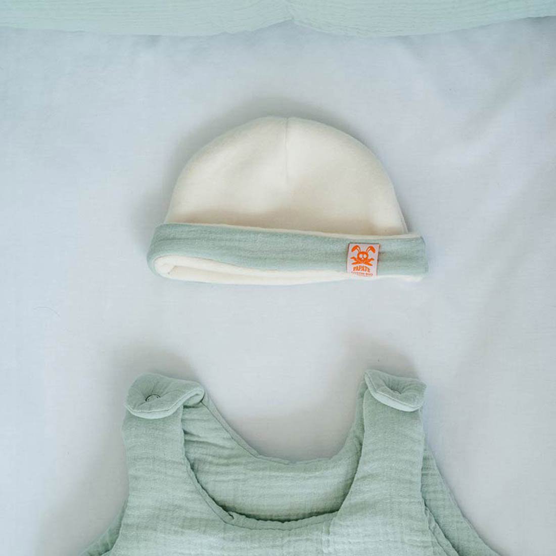Muts newborn - wit/groen